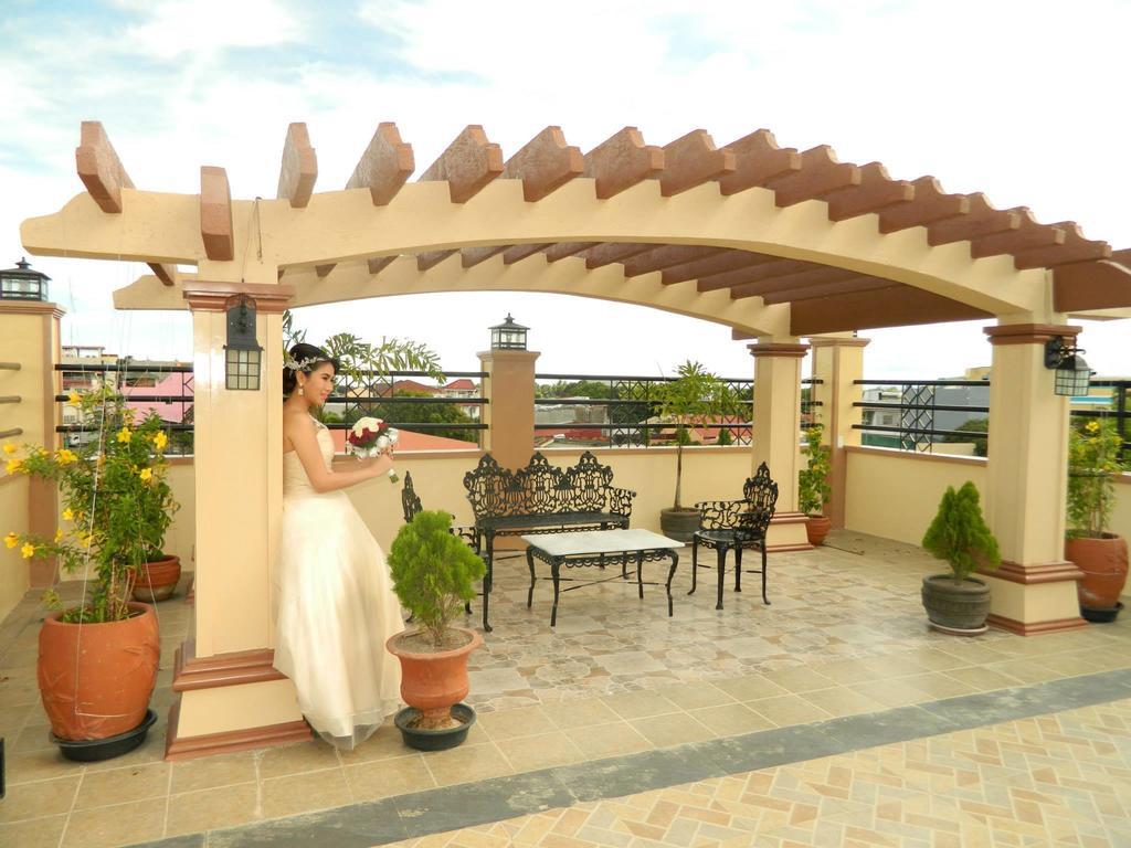 The Saint Joseph Residential Suites Lucena Cameră foto