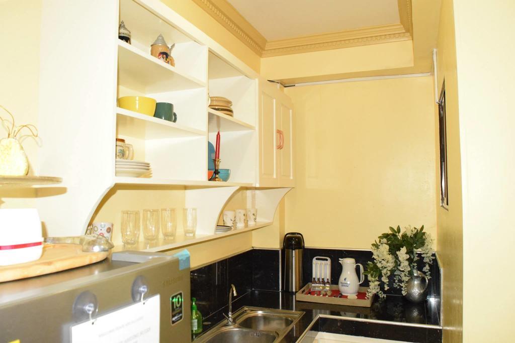 The Saint Joseph Residential Suites Lucena Cameră foto